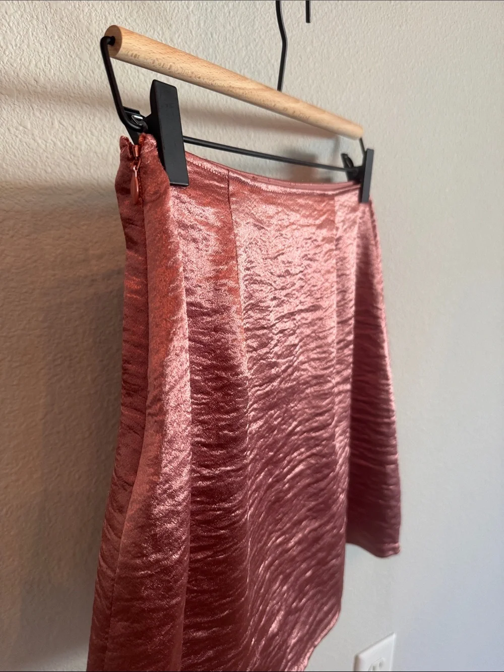 Express Textured Satin Mini Skirt - Dusty Rose